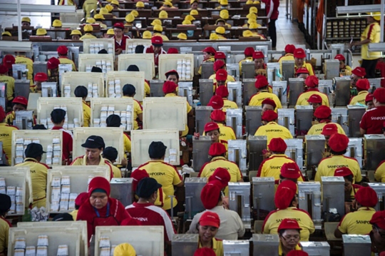 Menengok semangat buruh perempuan di pabrik rokok Sampoerna