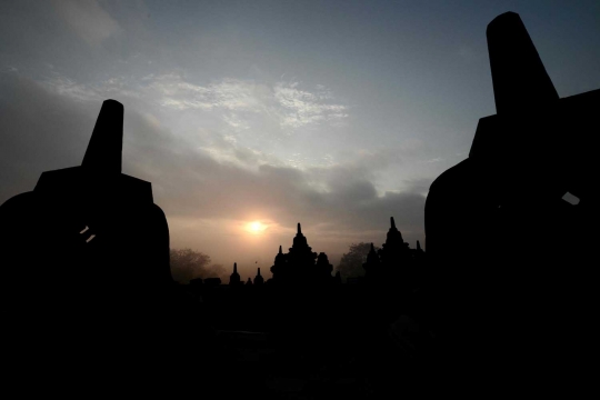 Sensasi mistis menelusuri Candi Borobudur saat sepi