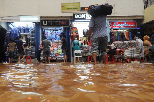 Tradisi banjir di Pasar Cipulir