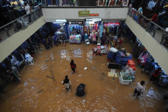 Tradisi banjir di Pasar Cipulir