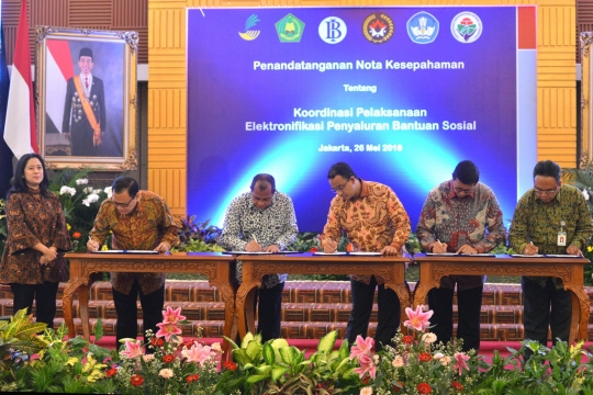 Penandatanganan nota kesepahaman elektronifikasi pembayaran bansos