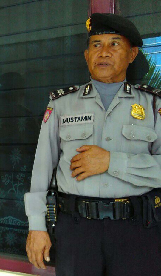 Kisah Aiptu Mustamin, polisi nyambi tukang tambal ban di Makassar