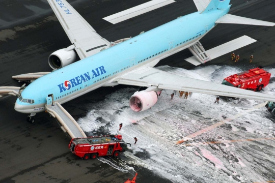 Pesawat Korea Airlines kecelakaan mesin di Bandara Haneda