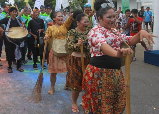 Semarak kegiatan fun walk di Serang meriahkan HUT ke-55 BJB