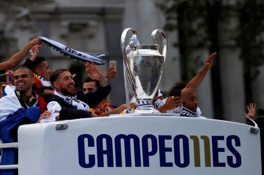 Euforia ribuan suporter sambut Real Madrid arak trofi Liga Champions
