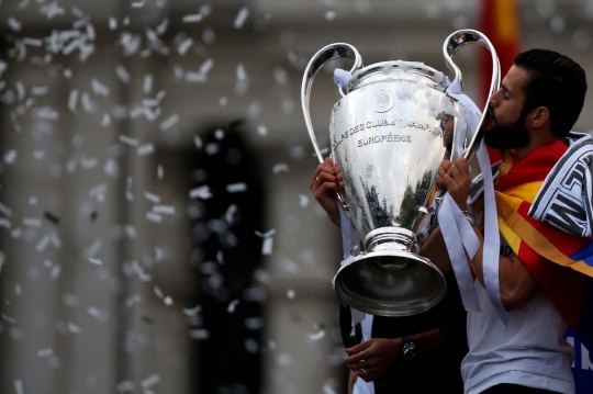 Euforia ribuan suporter sambut Real Madrid arak trofi Liga Champions