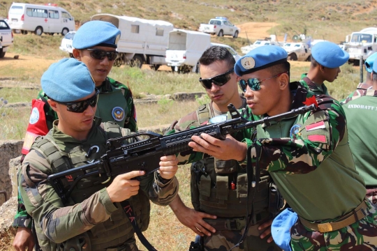 Aksi Pasukan Garuda ajarkan batalion Prancis gunakan SS2 TNI