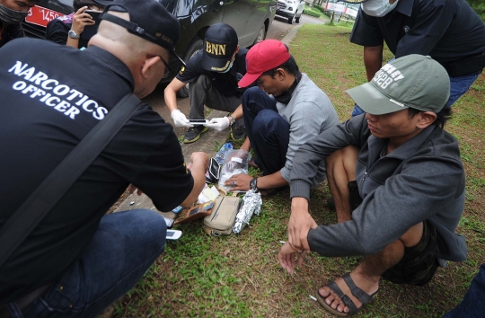 Razia di kawasan BSD, BNN jaring 2 pemuda diduga pengedar narkoba