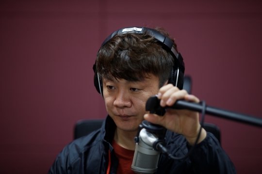 Kisah Kim Chung, pembelot Korea Utara jadi penyiar radio di Korsel