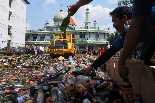 Polres Jaksel musnahkan puluhan ribu miras jelang Ramadan