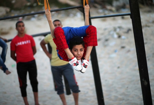Aksi unik Spiderman cilik asal Palestina