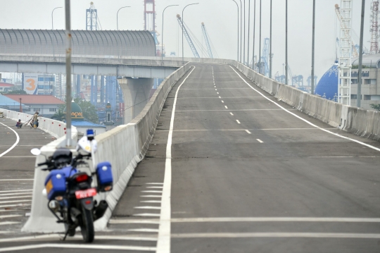 Proyek tol akses Pelabuhan Tanjung Priok rampung 2017