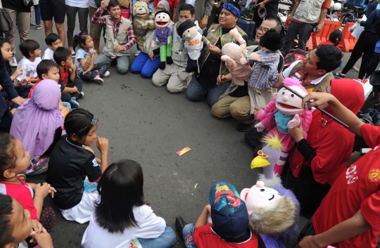 Pendongeng GePPuk hibur anak-anak pengunjung Car Free Day