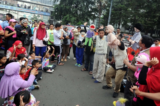 Pendongeng GePPuk hibur anak-anak pengunjung Car Free Day