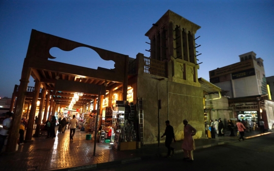 Mengunjungi pasar rempah Old Souk di Dubai