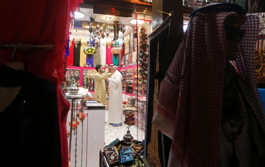 Mengunjungi pasar rempah Old Souk di Dubai