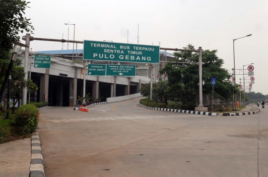 Memantau uji kelayakan Terminal Pulogebang