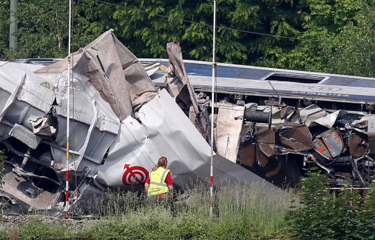 Kondisi mengenaskan kecelakaan dua kereta di Belgia