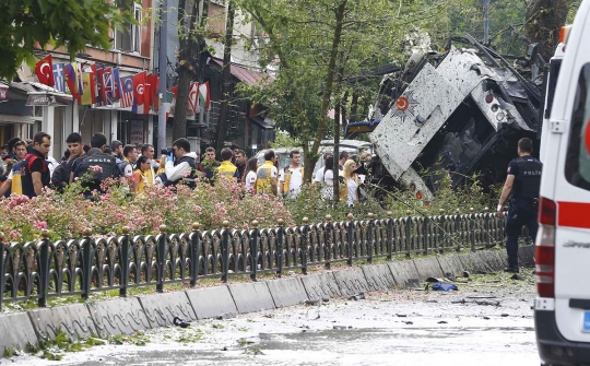 Serangan bom sasar bus polisi Turki, 11 tewas