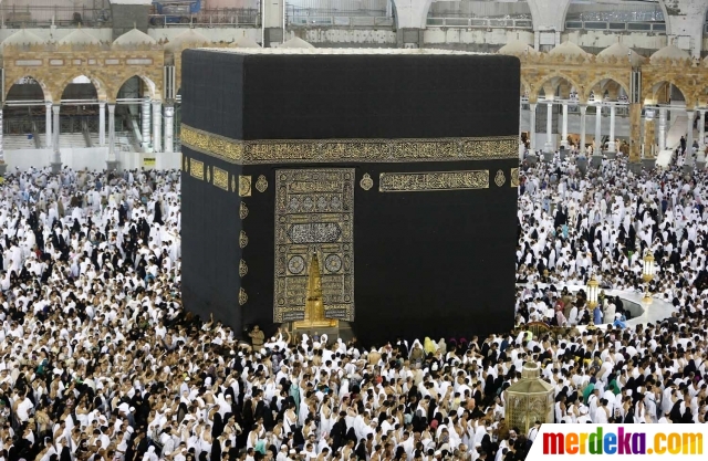 Foto : Gema doa ribuan jemaah di Lingkar Kabah - Ramadan 