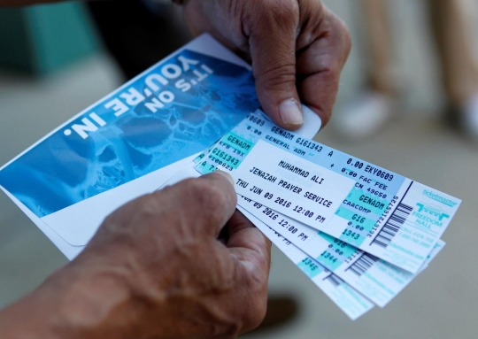 Ribuan fans antre dapatkan tiket pemakaman Muhammad Ali