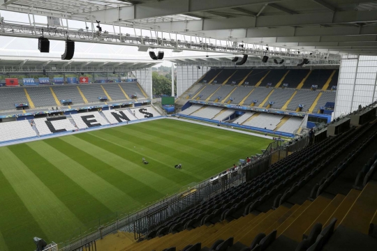 Intip perawatan rumput Stade Bollaert-Delelis jelang Euro 2016