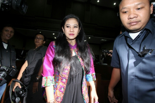 Gaya santai Damayanti Wisnu usai jalani sidang perdana