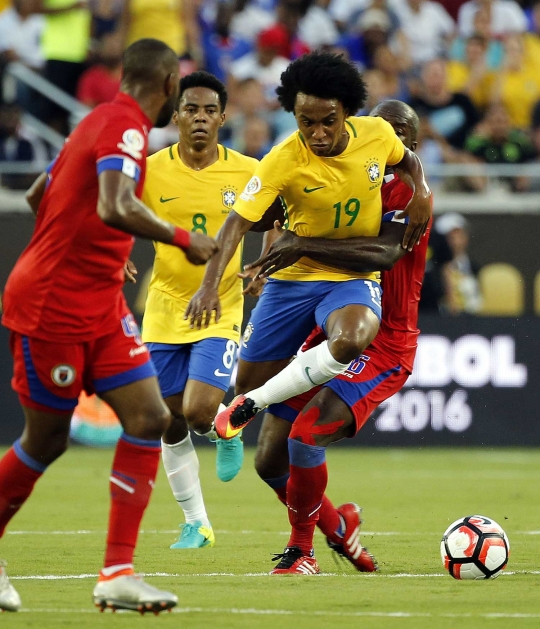 Aksi timnas Brasil cukur habis Haiti 7-1