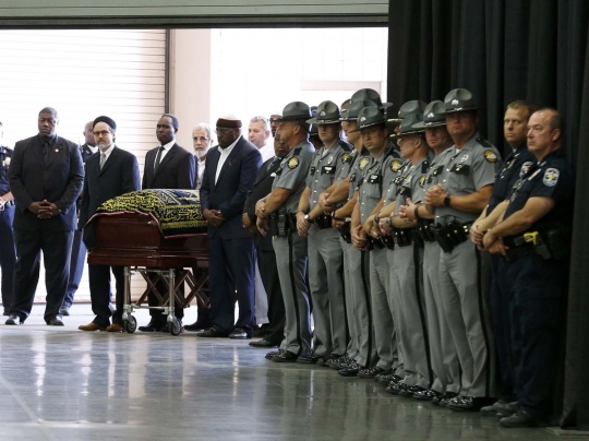 Derai air mata warnai salat jenazah Muhammad Ali