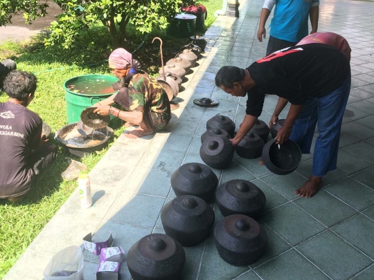 Melihat penyucian gamelan ratusan tahun di Istana Mangkunegaran