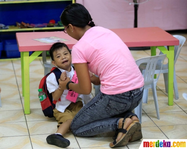 cerita hantu lucu di sekolah Foto Potret lucu dan haru anak SD di Filipina saat hari 