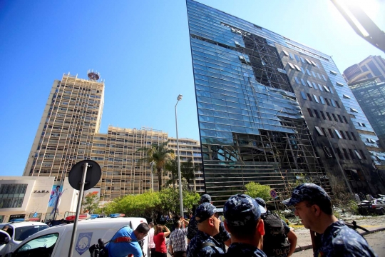 Dahsyatnya ledakan bom hancurkan bank sentral di Lebanon