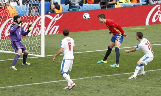 Aksi gol semata wayang Pique selamatkan muka La Furia Roja