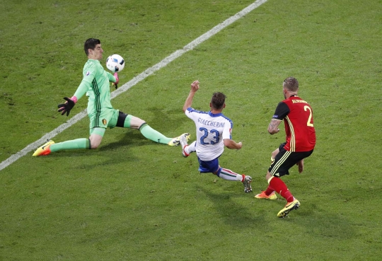 Dua gol cantik bawa Italia menang atas Belgia