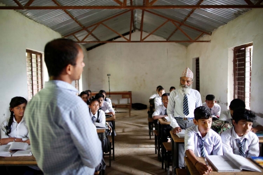 Semangat kakek 68 tahun tempuh pendidikan SMA