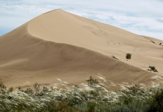 Aneh tapi nyata, bukit pasir di Kazakhstan ini bisa bernyanyi