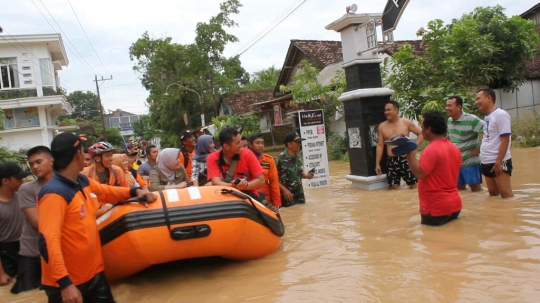 Banjir di Kendal meluas, rendam 18 desa dan Jalur Pantura