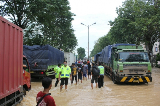 Banjir di Kendal meluas, rendam 18 desa dan Jalur Pantura