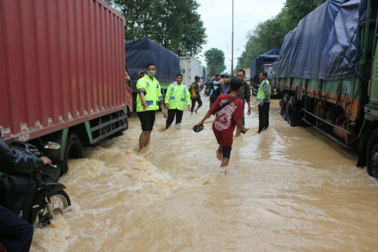 Banjir di Kendal meluas, rendam 18 desa dan Jalur Pantura