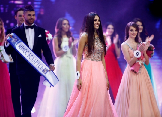 Cantiknya Miss Belarusia 2016 Polina Borodacheva