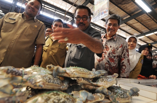 Rano Karno dan BPOM sidak Pasar Modern BSD