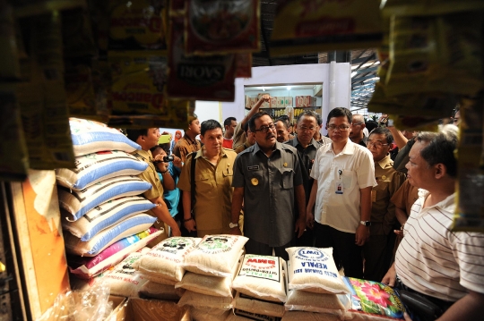 Rano Karno dan BPOM sidak Pasar Modern BSD