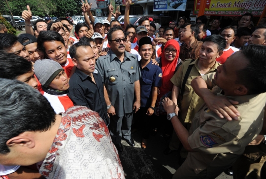 Rano Karno dan BPOM sidak Pasar Modern BSD