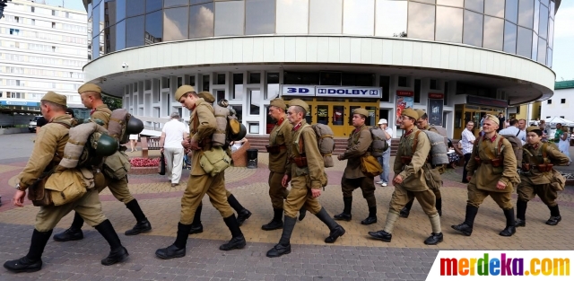 Foto : Aksi teatrikal peringati invasi Nazi Jerman ke Uni 