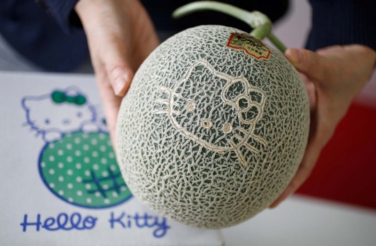Wujud lucu melon Hello Kitty buatan Jepang
