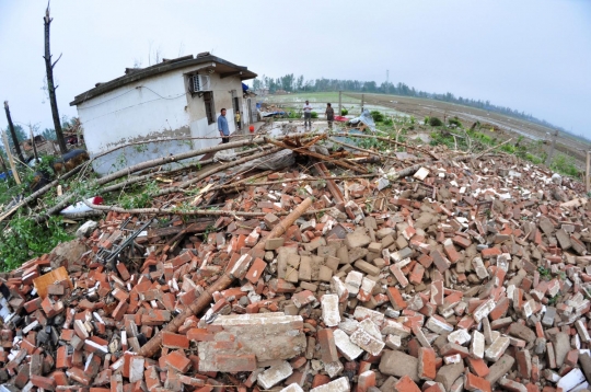 Dahsyatnya terjangan tornado tewaskan 51 orang di China