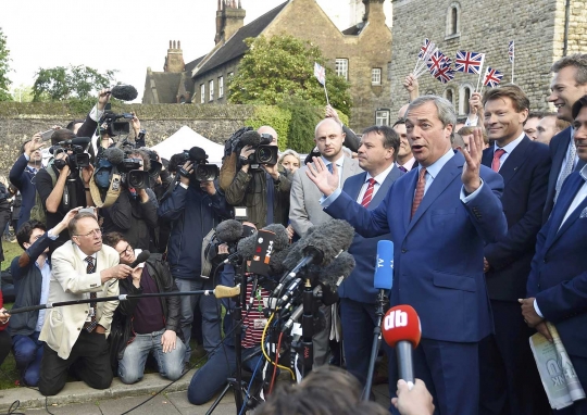 Tawa lepas Nigel Farage rayakan kemerdekaan Inggris