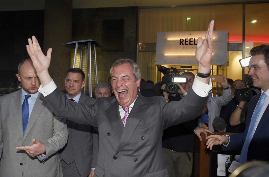 Tawa lepas Nigel Farage rayakan kemerdekaan Inggris