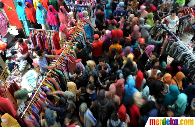 Foto : Jelang Lebaran, pengunjung Pasar Tanah Abang 
