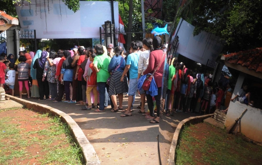 Pasar daging murah untuk pemegang KJP